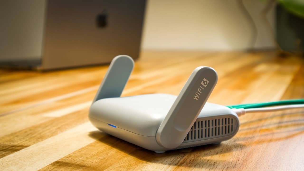 Third-party mesh router connected to Starlink via Ethernet adapter